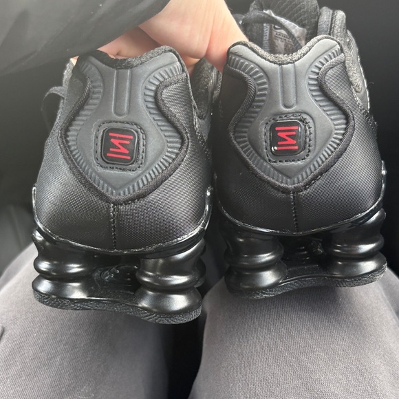 Nike Black Shox TL Shoes - Picture 5 of 5